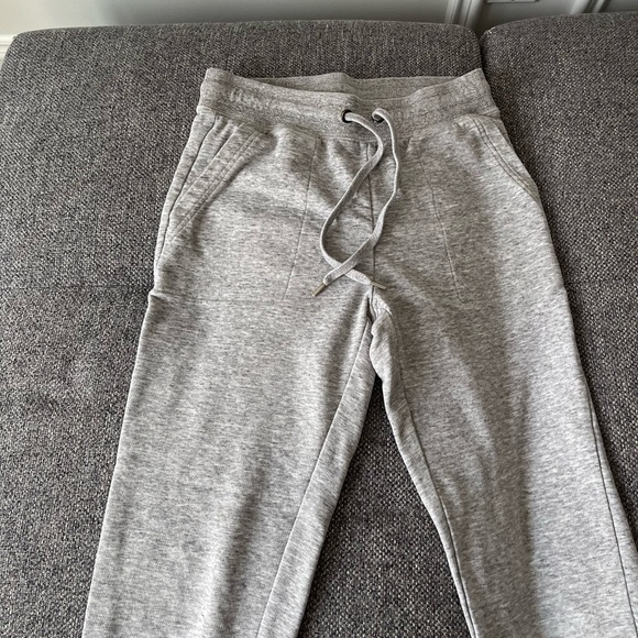 Uniqlo grey sweatpants - Picture 3 of 4